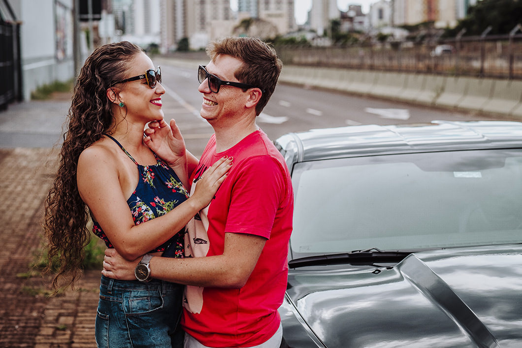 fotos feitas antes do casamento ensaio divertido em estilo urbano fotografo de MAringá-Pr Ricardo andrade