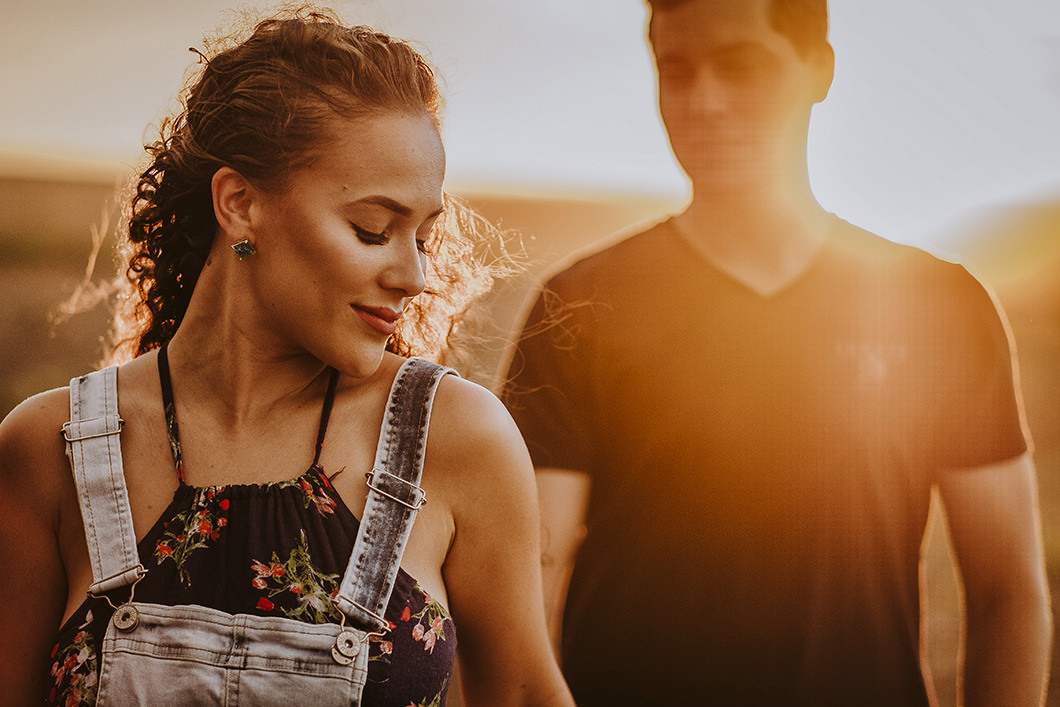 pré wedding com fotos lindas com raios de Sol em Ourizona-PR