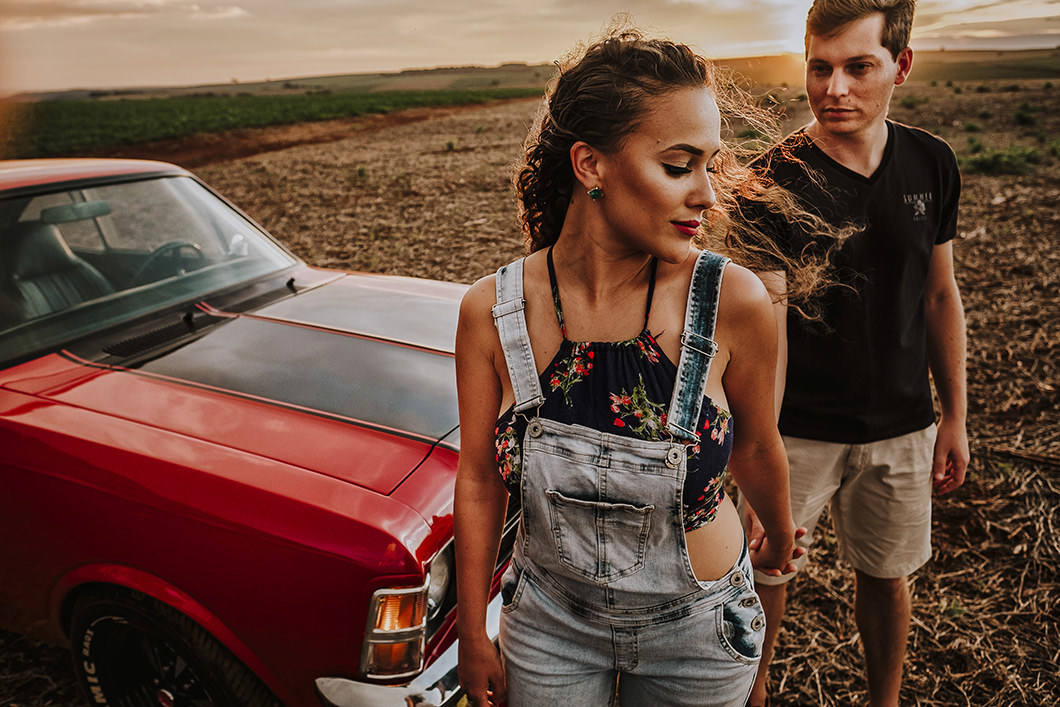 Fotografo de Casamento Rickardo Andrade fazendo ensaio de casal no por do Sol 