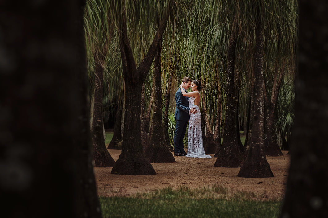 ensaio dos noivos com fotos na natureza em chacára Vida em Maringá-PR