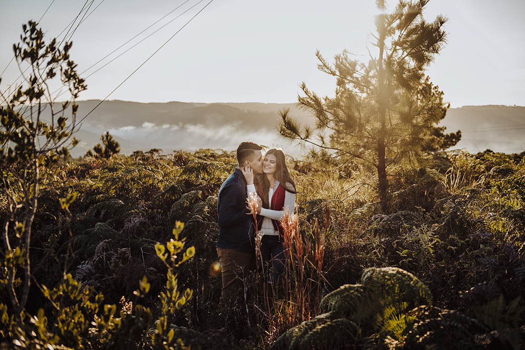 fotografo de casamento Rickardo Andrade faz ensaio de casal com raios de sol na hora do por do sol 
