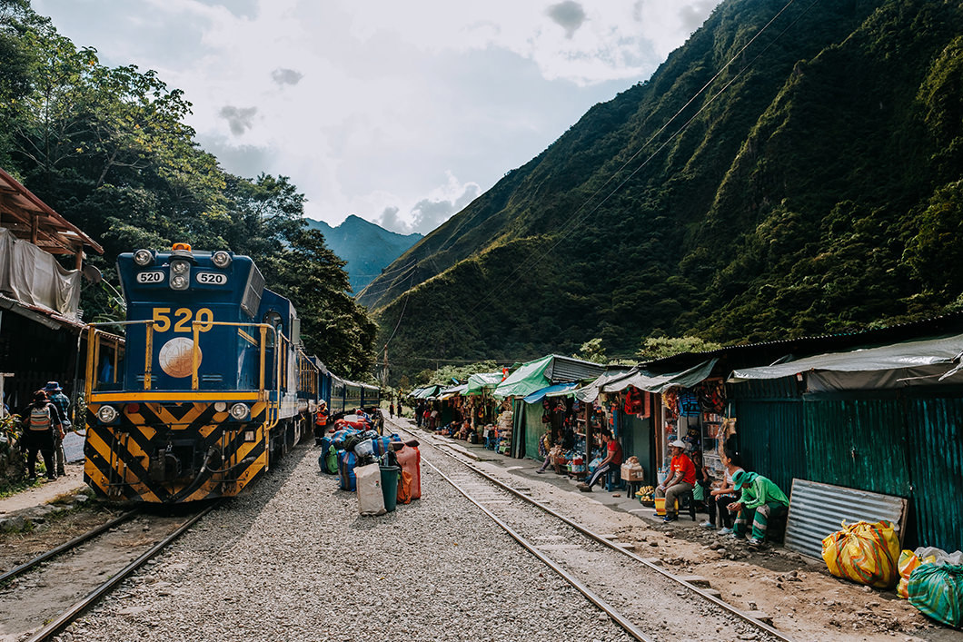 tram que leva turistas a Machu Picchu foto de fotografo Rickardo Andrade