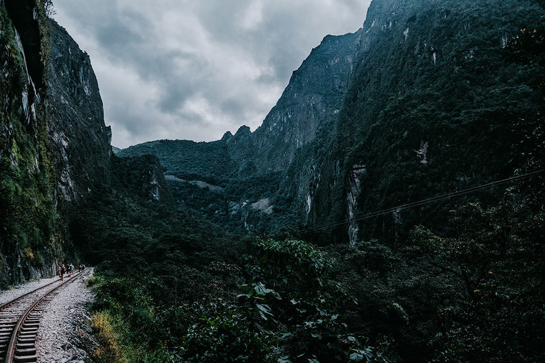 linha férrea que leva a famosa Machu Picchu