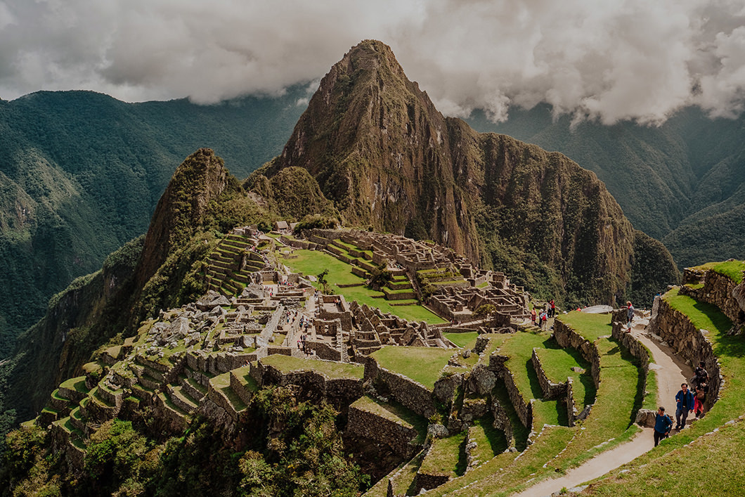 foto panoramica das ruinas de Machu Picchu cidade histórica abandonada dos Incas