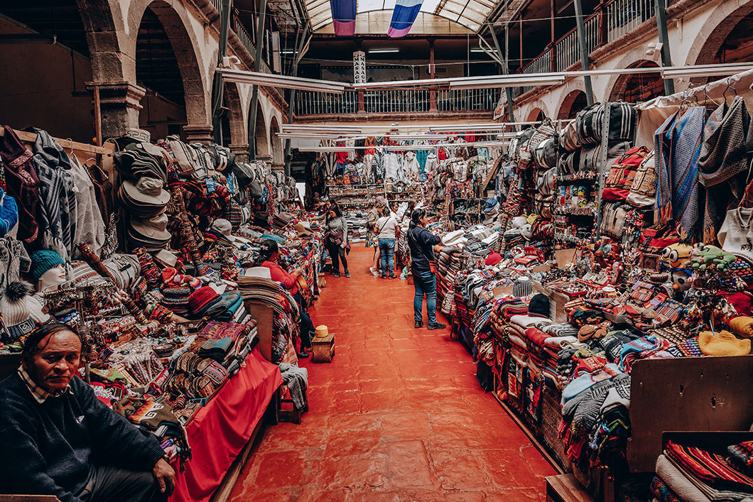 fotojornalismo na cidade de Cuzco foto da venda de artesanatos