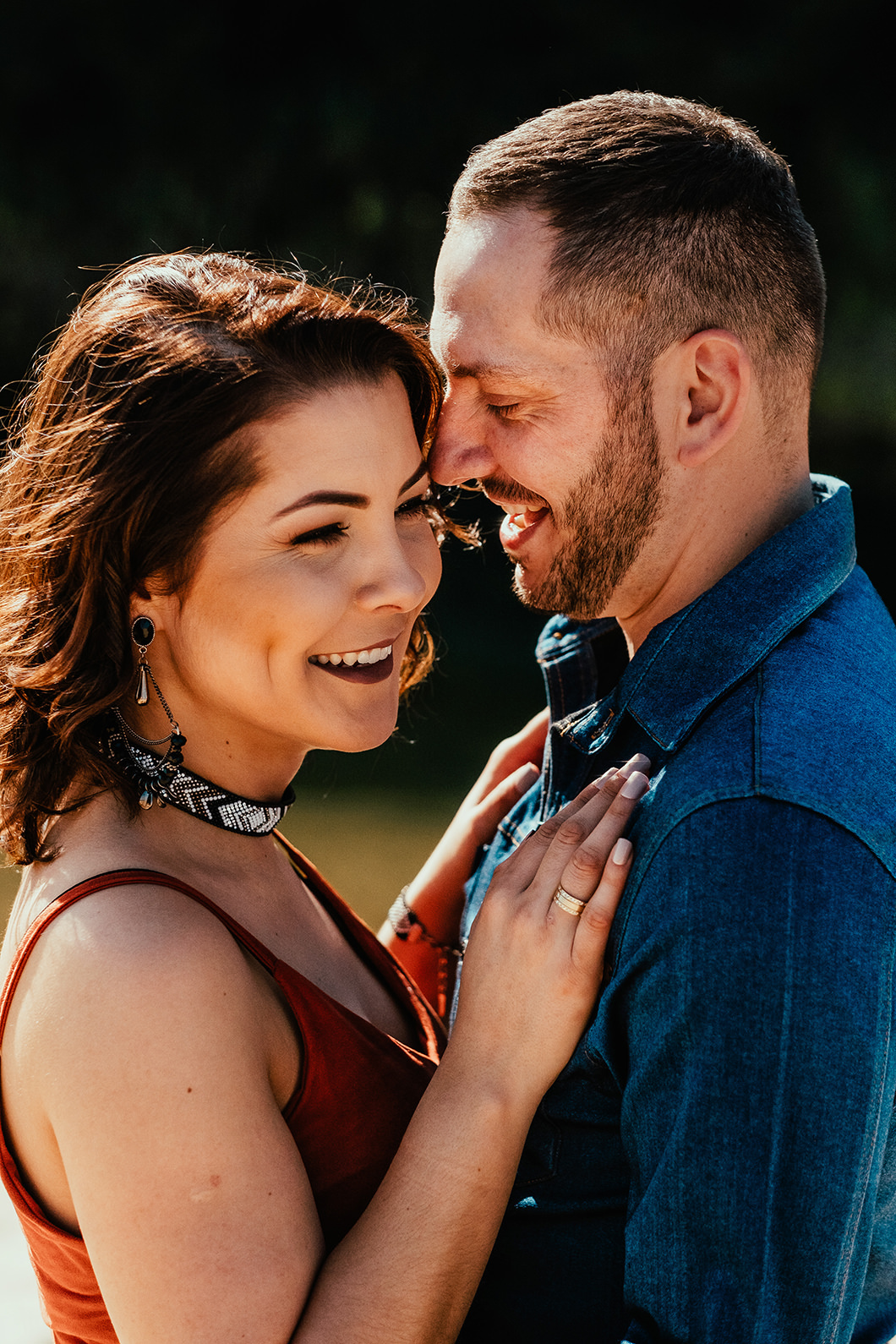 retrato de casal feito na praia no Paraná
