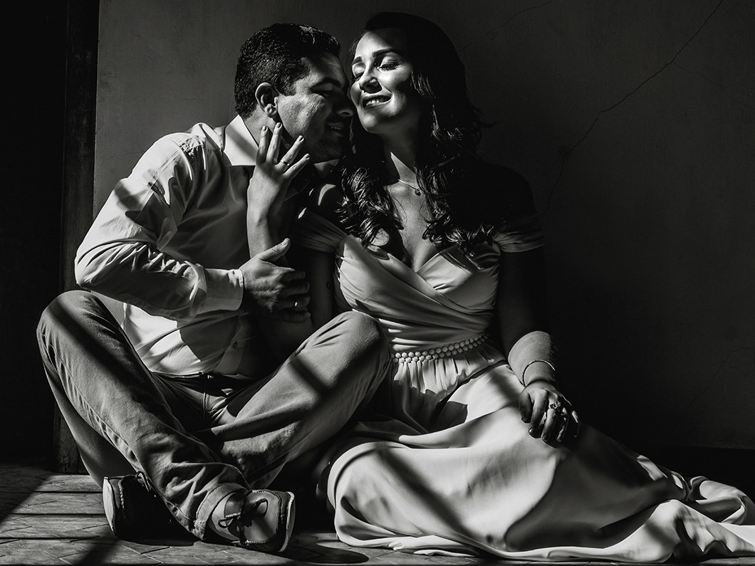 Ensaio de casal com fotos romanticas utilizando luz natural fotos de Rickardo Andrade