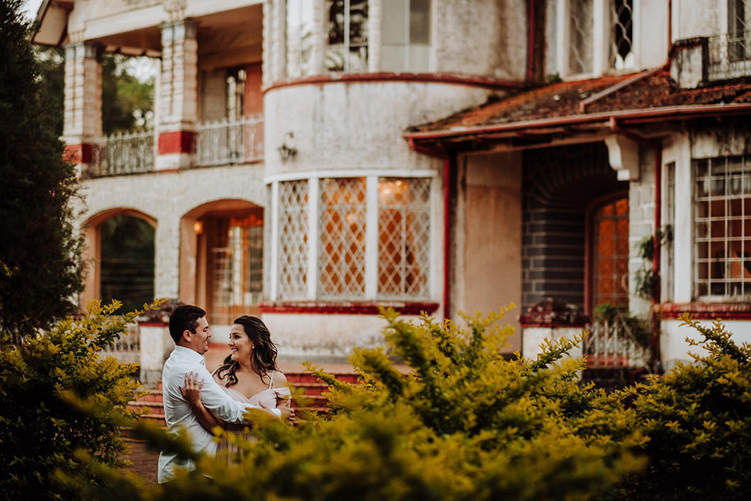 lindo ensaio de Pré Wedding feito em um lindo castelo Eldorado no PAraná por fotografo Rickardo Andrade