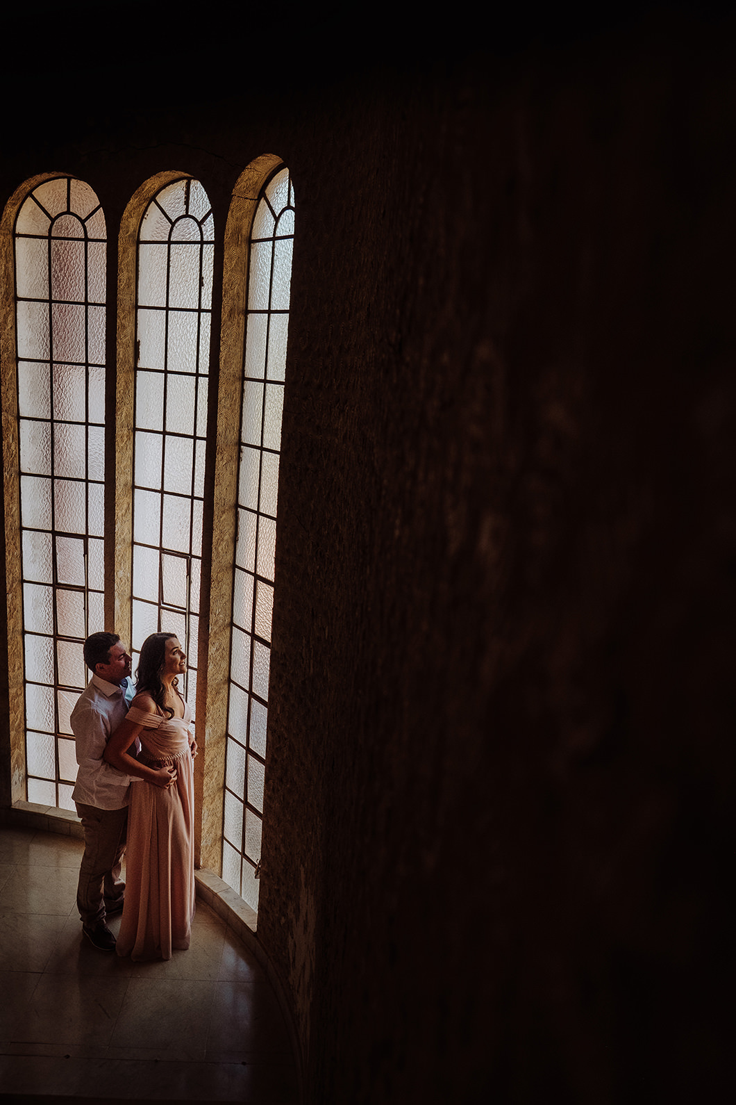 fotos de casal feitas em um castelo abandonado em Marilândia do Sul-PR