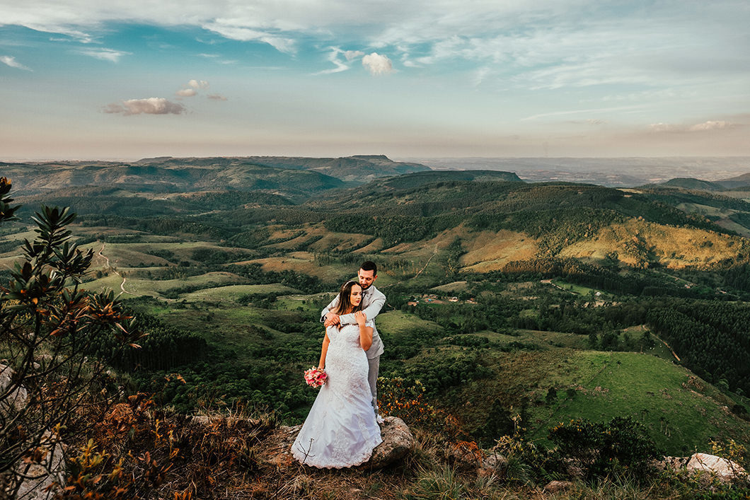 Ensaio pré Casamento feito em um morro de MAua da Serra pelo fotografo Rickardo Andrade