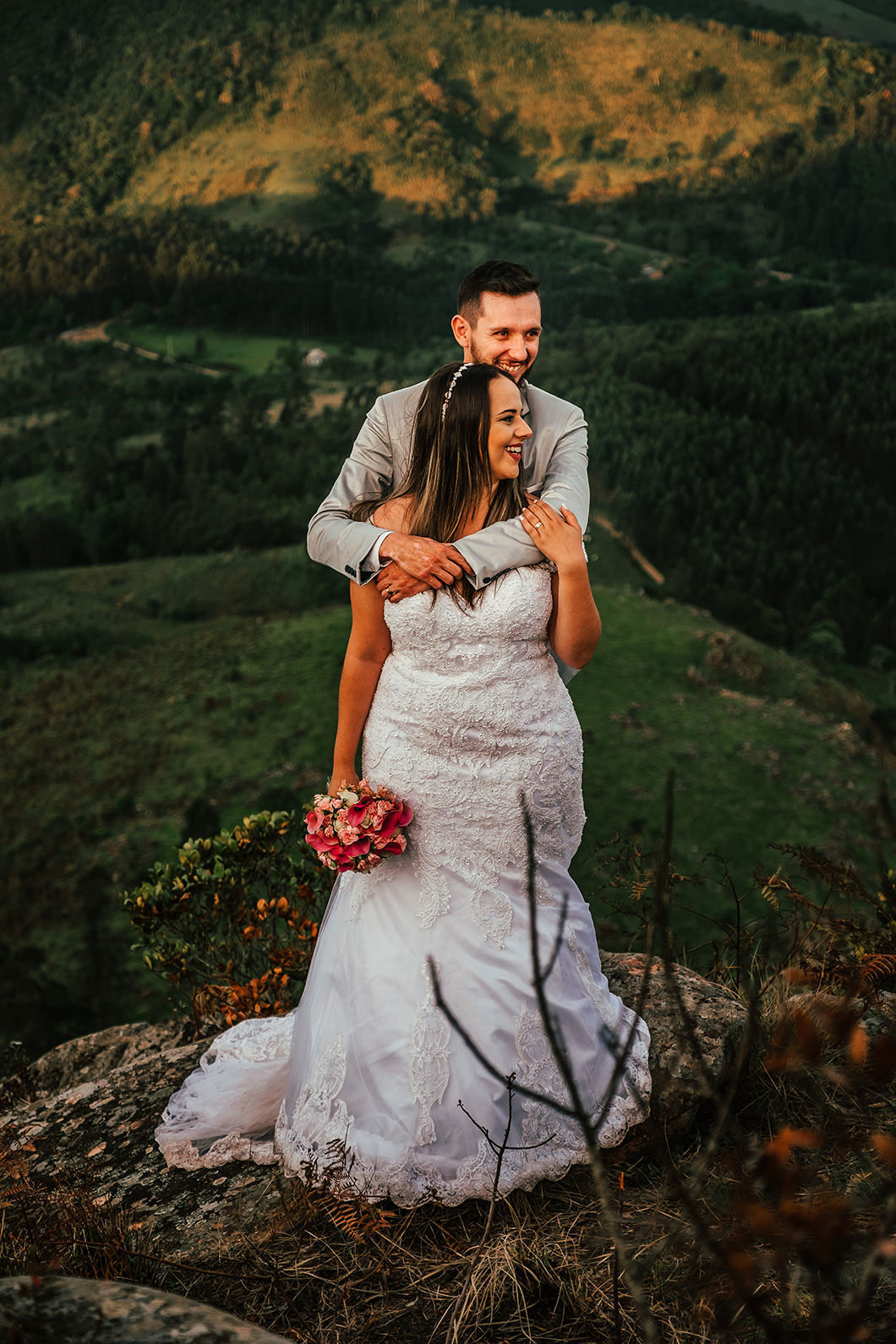 Ensaio de Casal feito no morro da Pedra Branca em MAua da Sera-PR