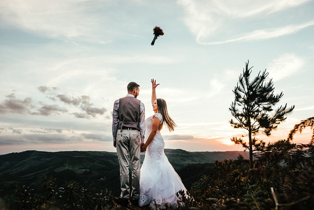 fotos diferentes para ensaio de Casal em Morro das antenas em Ortigueira-PR