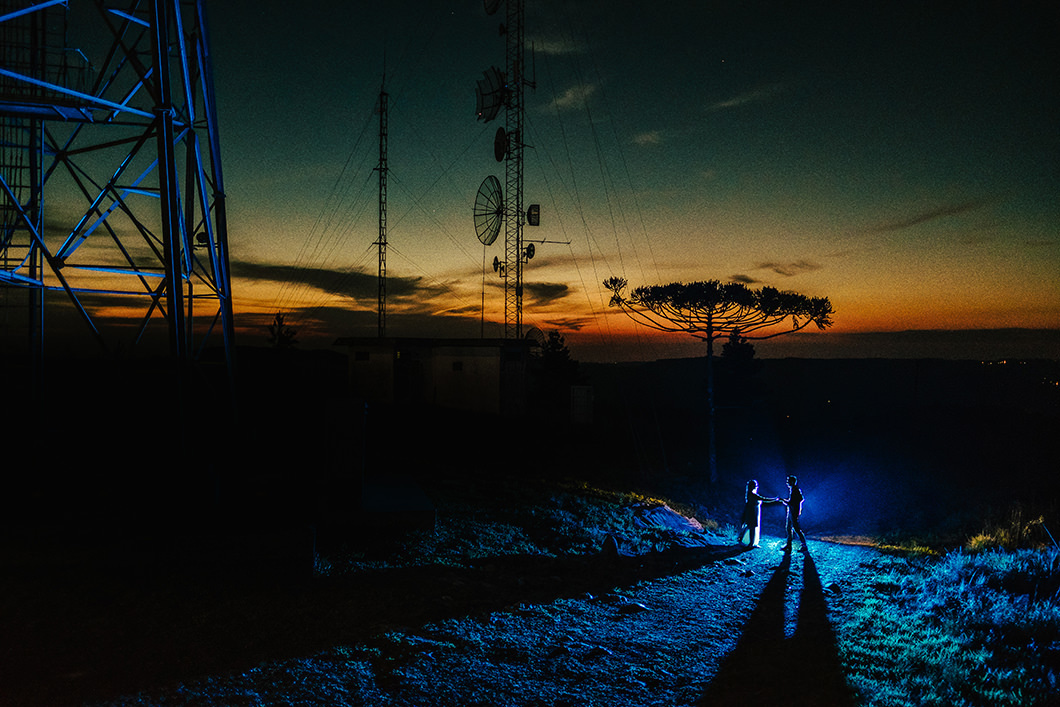 fotos de casal com foto de silhueta no por do Sol 