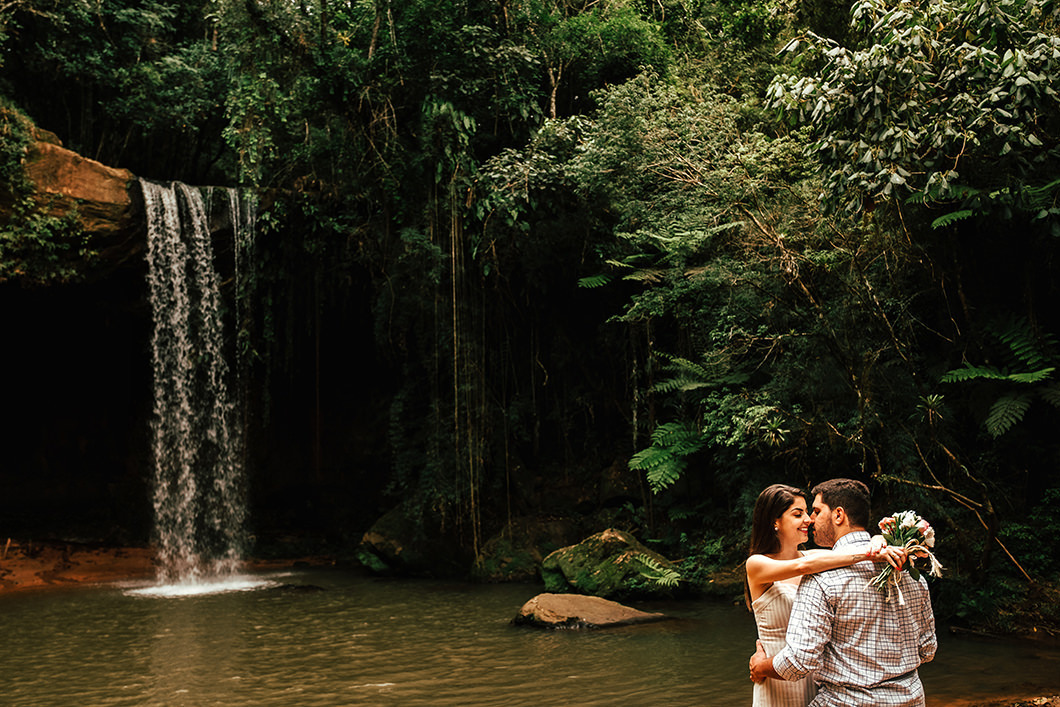 ensaio pre wedding feito em Cachoeira de Maua da Sera pelo melhor fotografo de Casamento de Maringá-PR Rickardo Andrade 