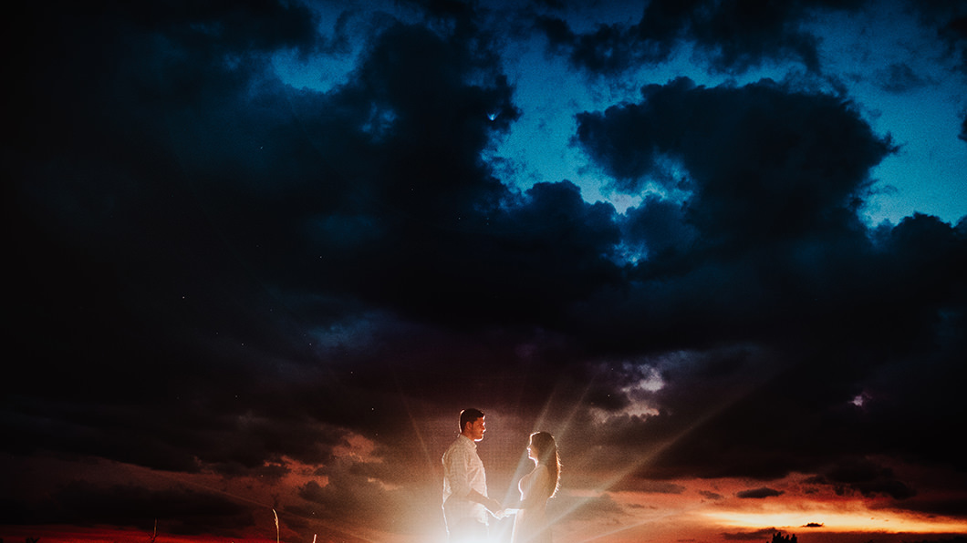 ensaio de casal com fotos no por do sol em Maua da Serra-PR