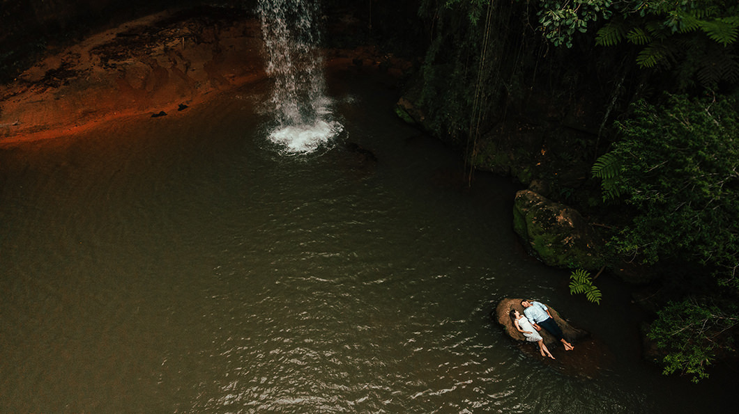ensaio de casal com fotos areas com drone pelo fotografo Rickardo Andrade