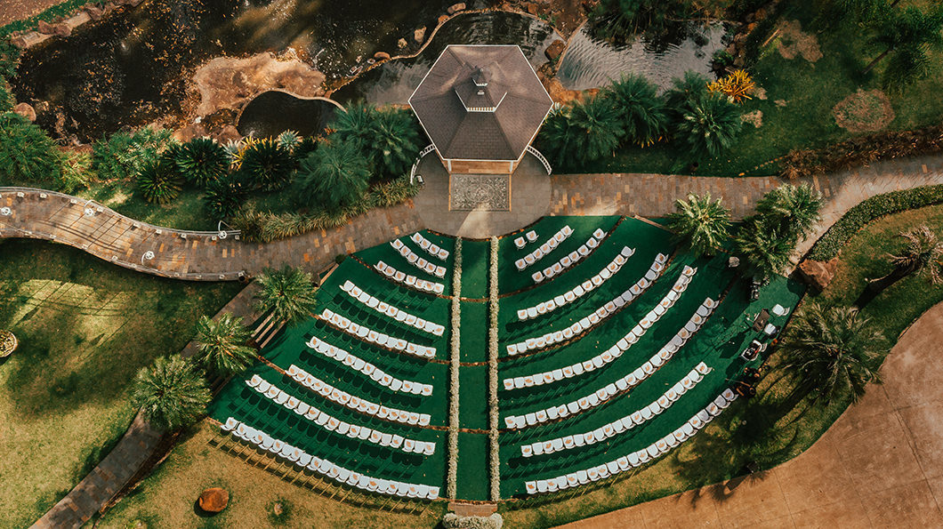 Casamento externo durante o dia na chácara Eden Garden em MAringá-PR