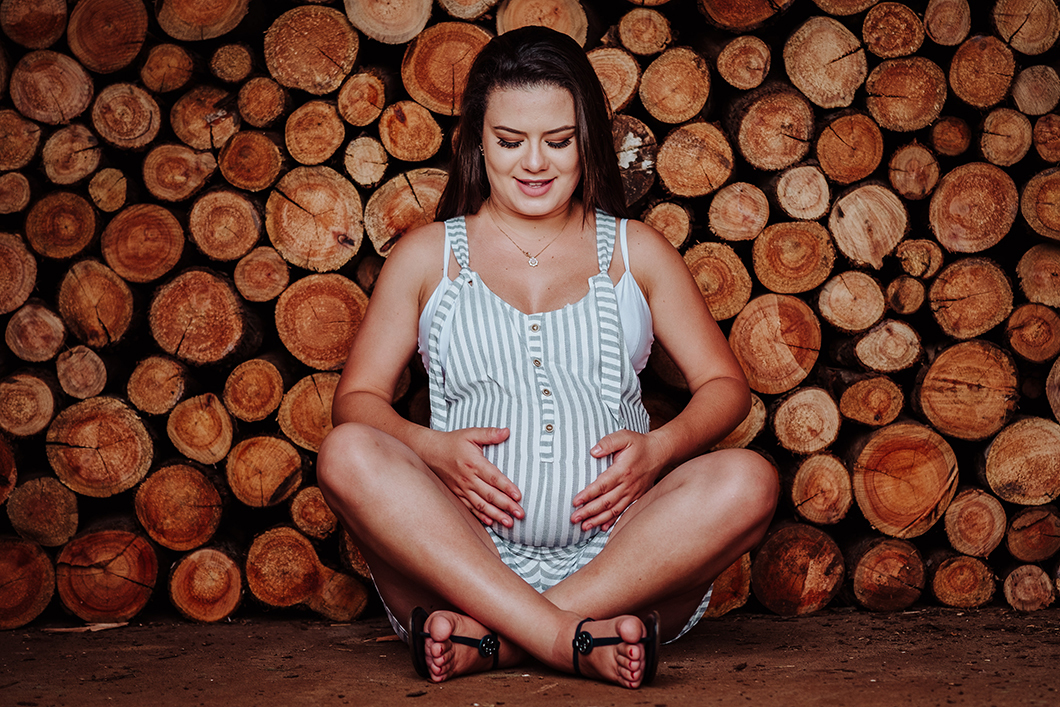 ensaio de getsante com retrato da mãe fotos com textura rustica 