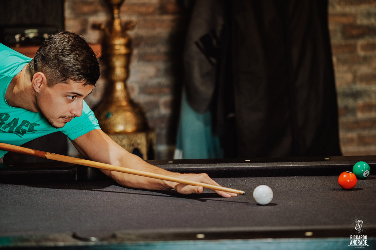 making of do noivo em barberia junto com os amigos jogando sinuca 