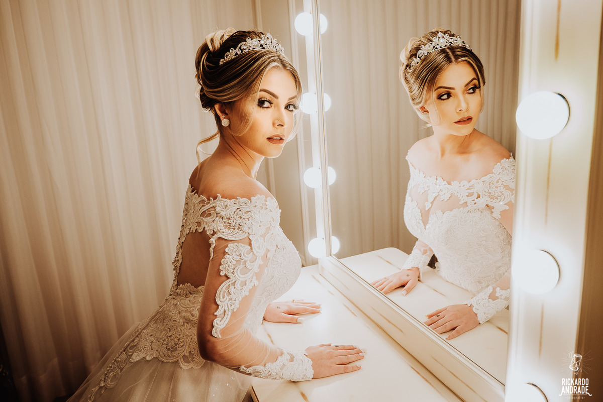 retratos lindos da noiva pronta para o casamento no salão de beleza de maringá que atende noivas 