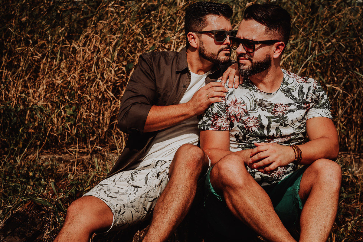 lindas fotos romanticas e delicadas para ensaio de casal gay feito em MAringá-PR 