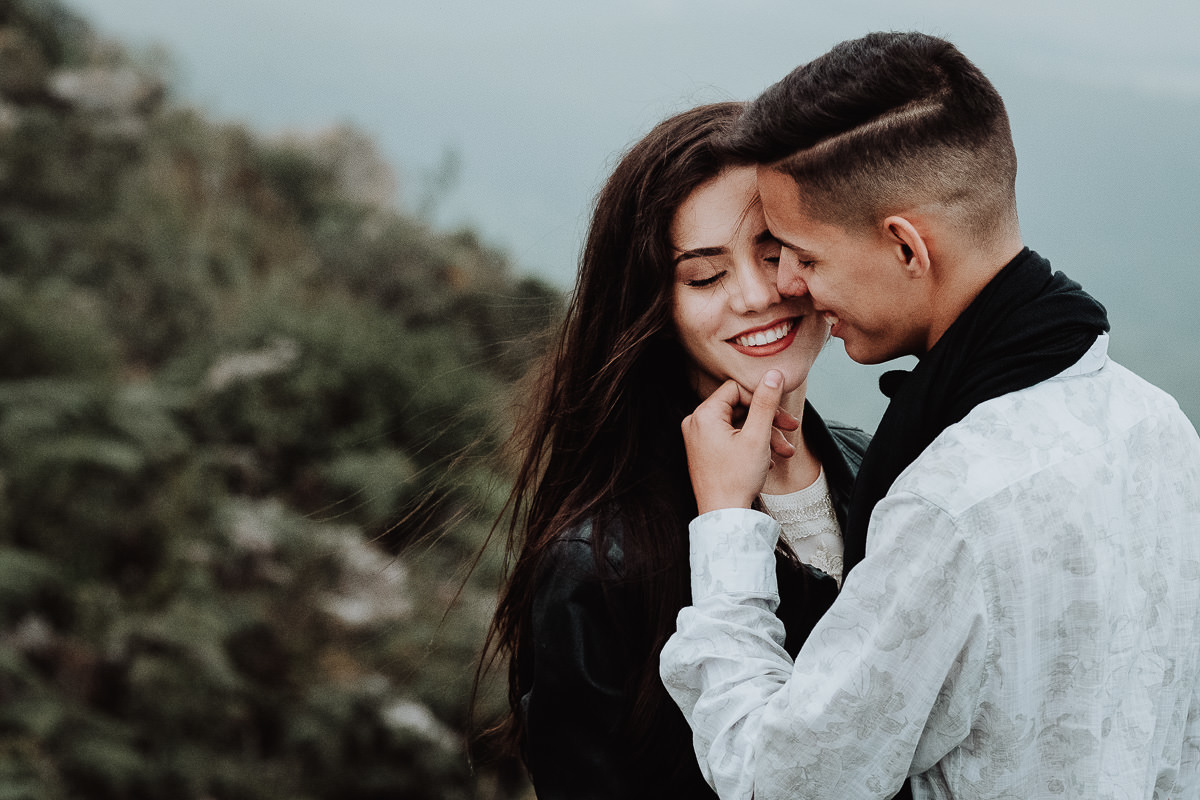 book de casal com fotos romanticas e delicadas por fotografo de Maringá-PR 