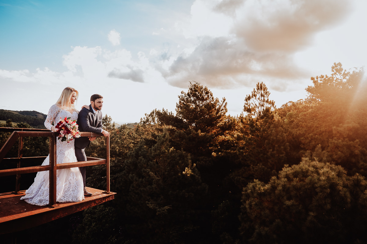 book de casal vestidos de noivos ensaio na linha de trem de Maua da Serra-PR 