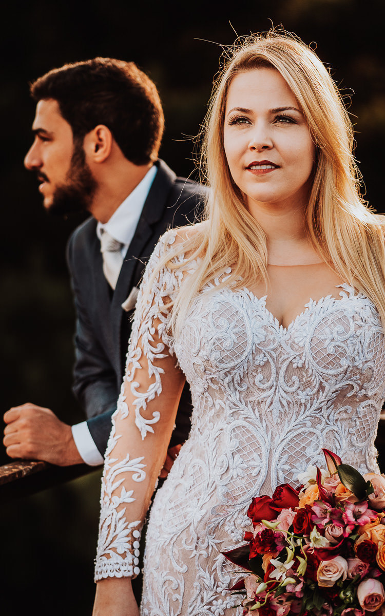 lindo ensaio de casal com estilo gringo ensaio do casal com roupa de noivos 