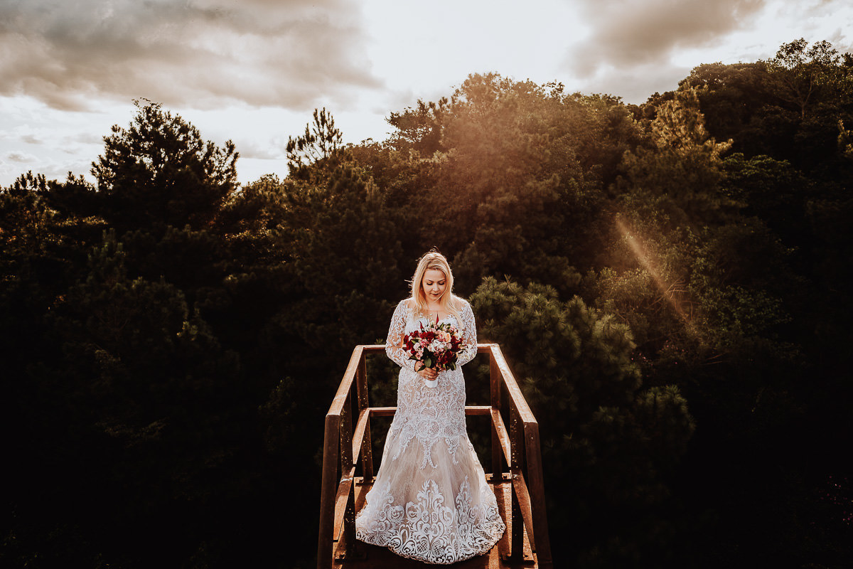fotografo especialis em casamento externo em MAringá faz ensaio trash the dress em Maua da Serra 
