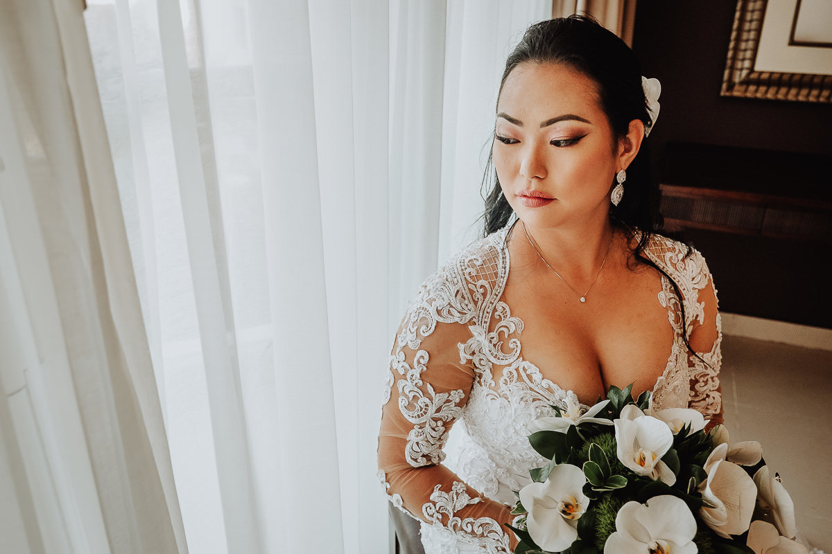 making of da noiva em casamento na praia destination wedding em Punta Cana retratos da noiva ocm luz natural 