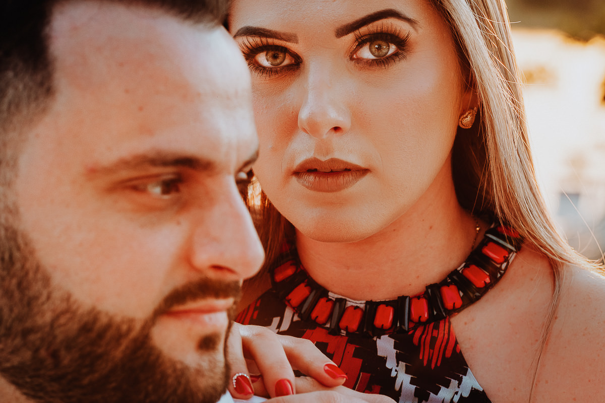 retratos classicos de casal feitos durante ensaio pre casamento do fotografo Rickardo Andrade de Mandaguari