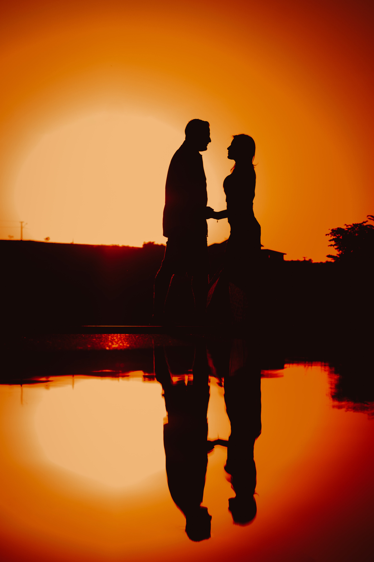 fotos de pre casamento com silhueta no por do sol foto do melhor fotografo de Casamentos de Maringá 
