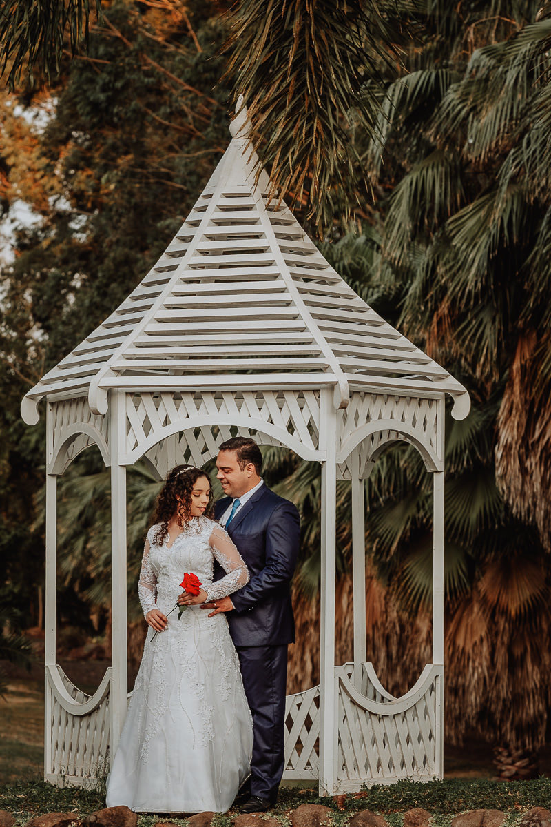 lindo ensaio de Casal feito apos o Casamento, proposta de Casamento a Dois no Eden Garden em MAringá 