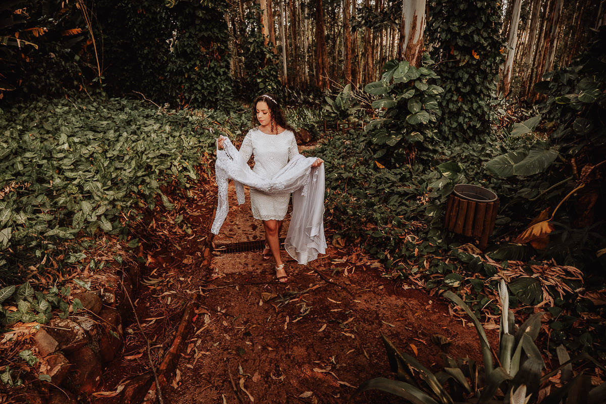 fotos de casal que se casaram durante sessão de fotos fotos na chacara Eden garden