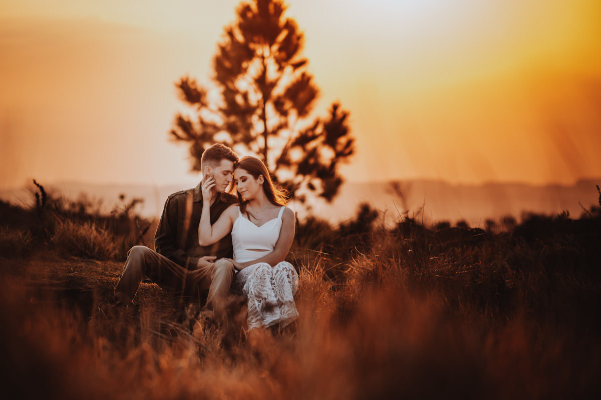 ensaio pre casamento com cores incriveis estilo gringas fotografo de casamento em Maringá