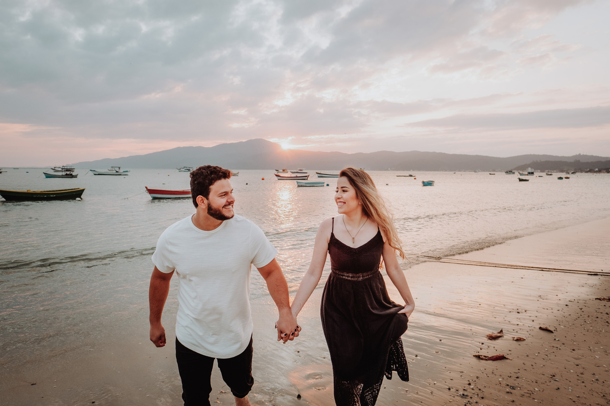 ensaio de casal na praia de bombinhas-sc