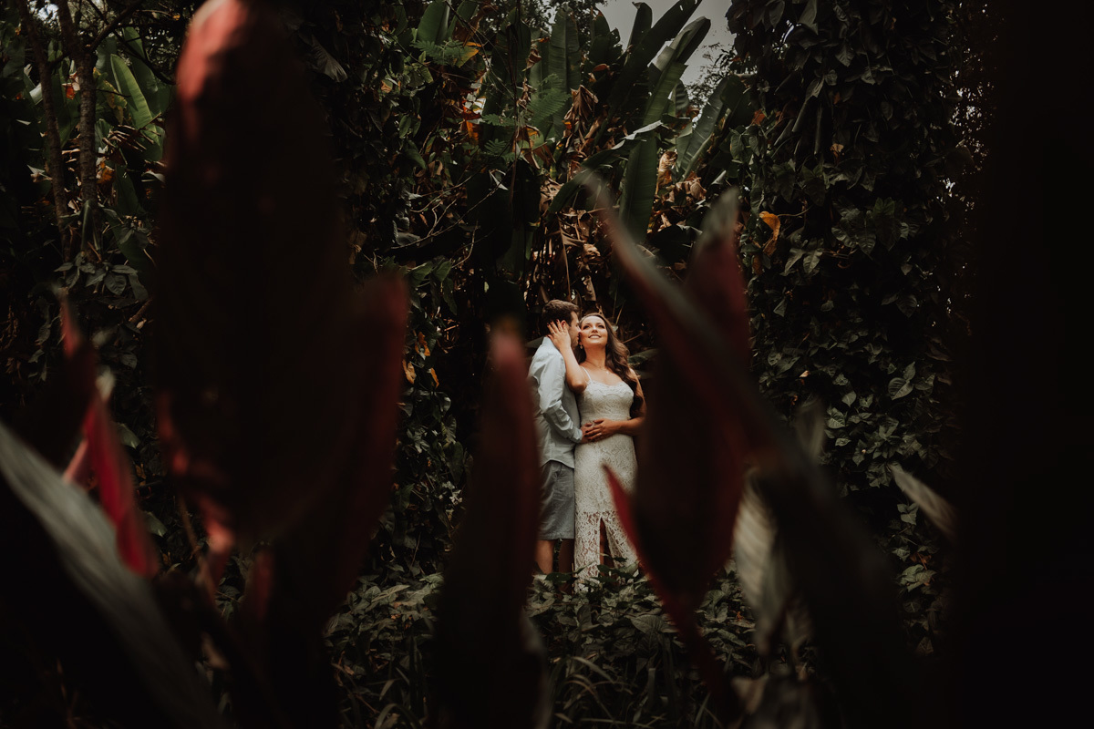 ensaio pre casamento com fotos externas na natureza chacara Eden Garden 