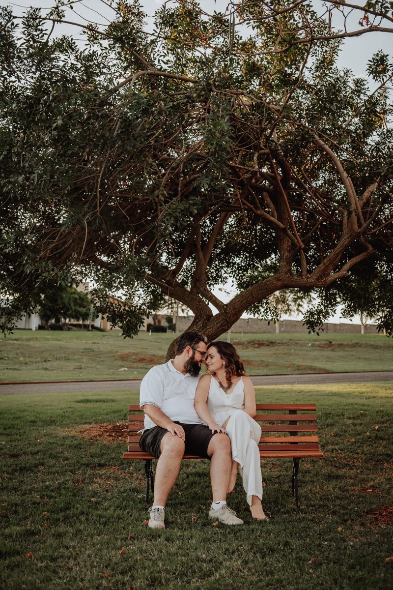 ensaio de casal externo em condominio de Maringá 