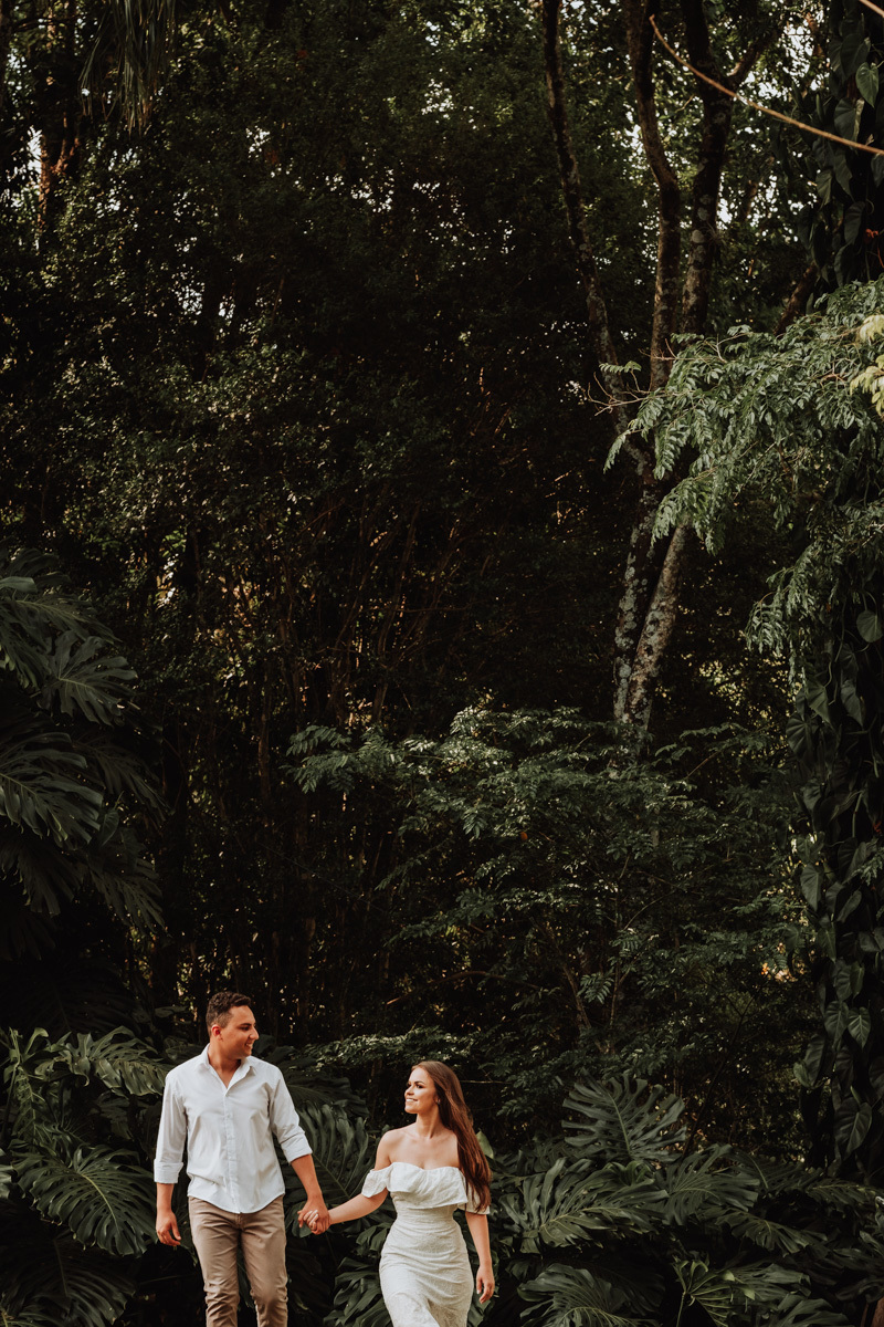 book de casamento com fotos em chacara para fotos em ribeirão claro-PR
