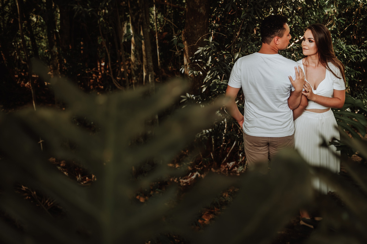fotografo de casamento fa zlindo ensaio de casal em uma chacara para fotos em ribeirão claro-PR