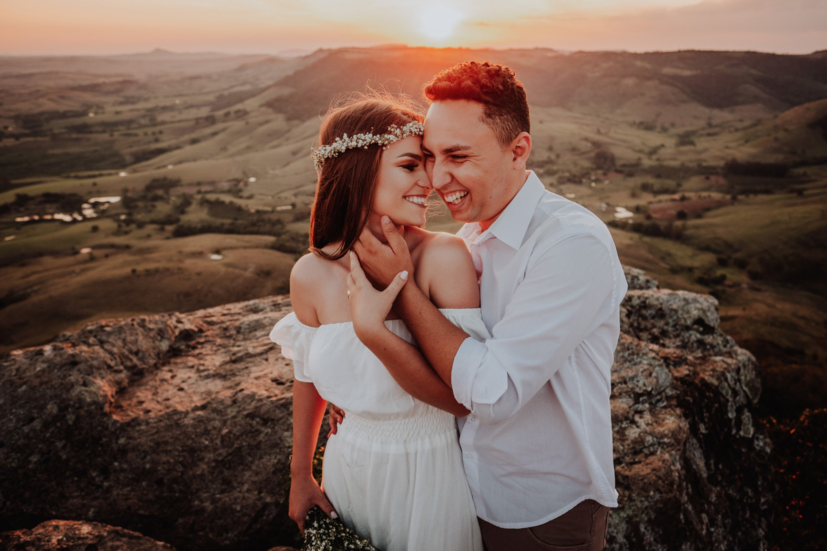 fotos romanticas para ensaio de casal com estilo de fotografia de gringo 