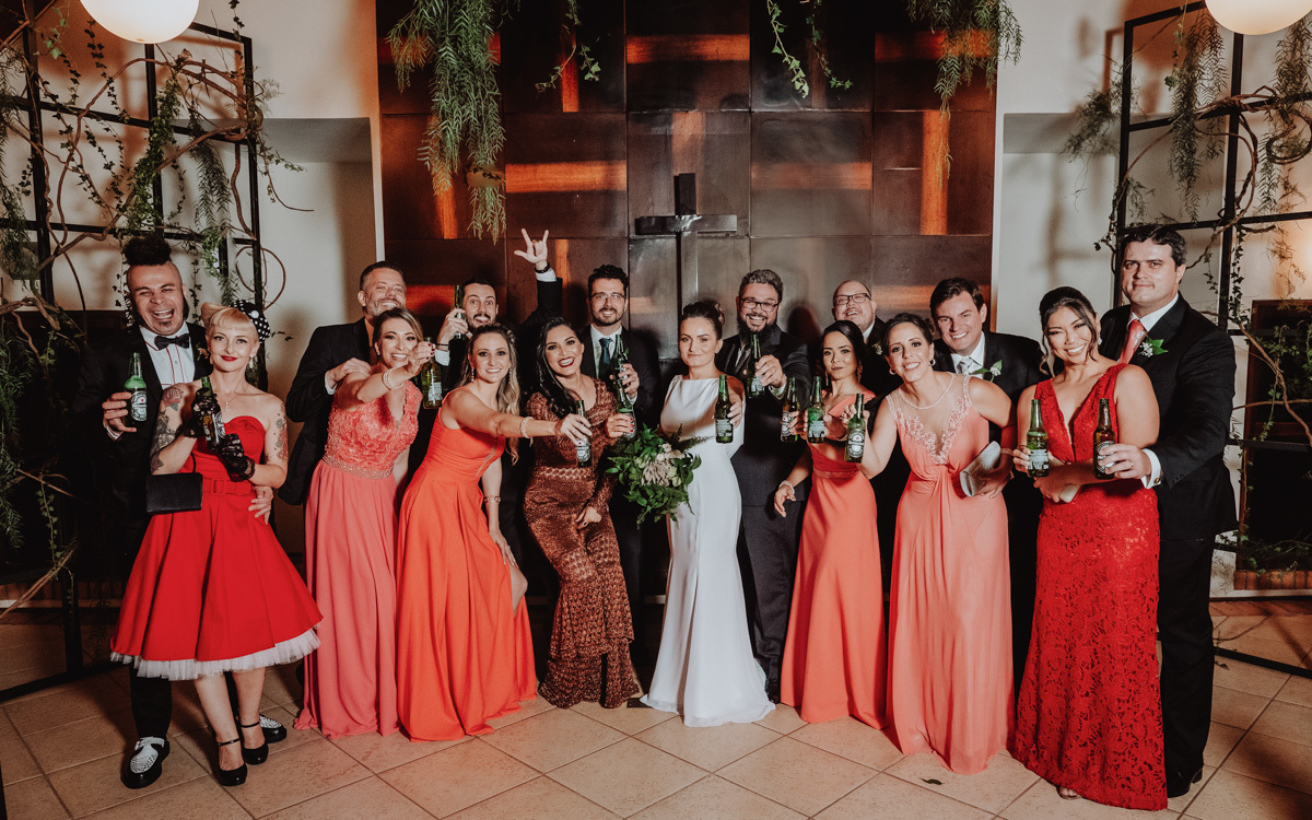 o melhor fotografo de Casamentos de Maringa Rickardo Andrade faz casamento alternativo e roqueiro no condominio alphaville de Maringá 
