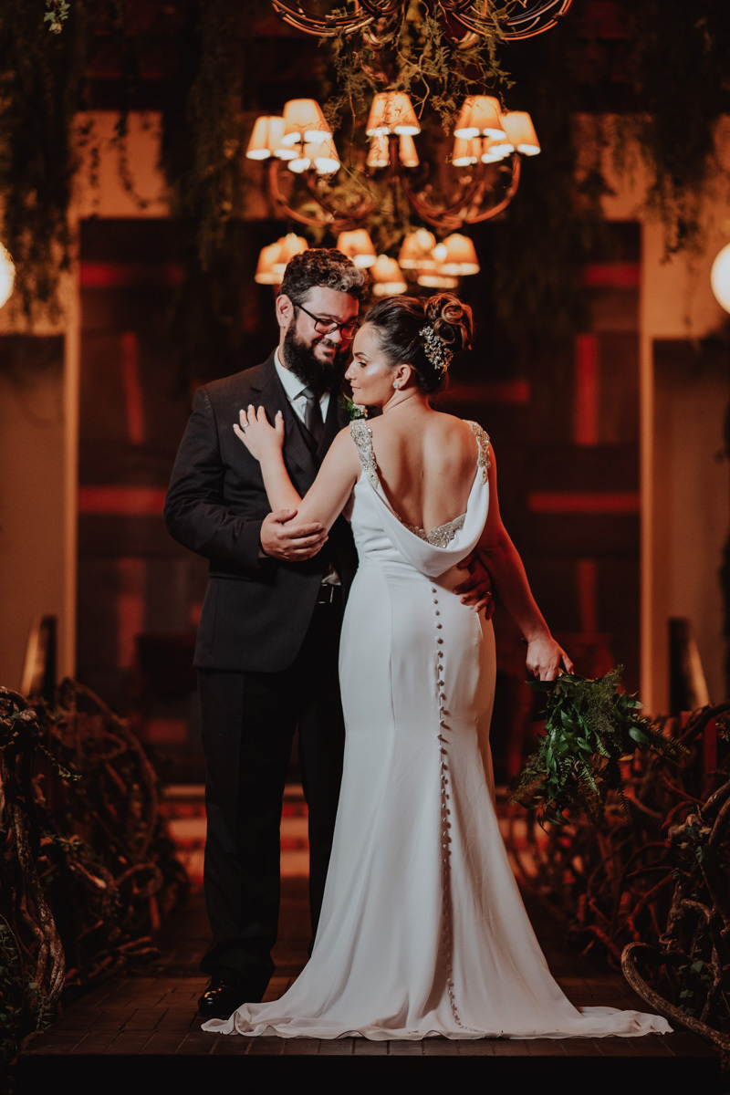 retratos dos noivos feitos em mini ensaio dos noivos apos a cerimonia foto do melhor fotografo de Casamentos em Maringa Rickardo Andrade 