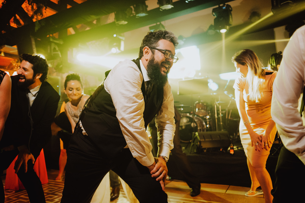 casamento alternativo com balada com banda tocando rock e mpb em maringa banda dim maia 