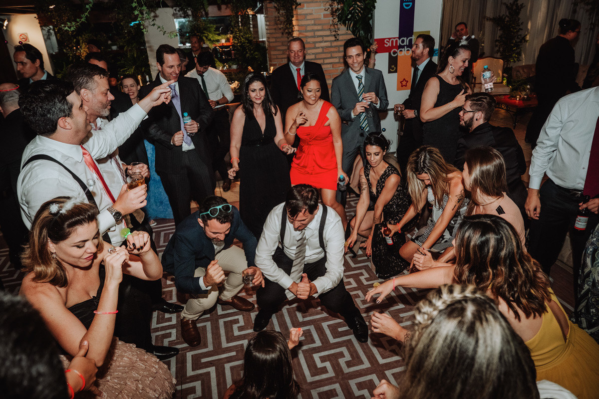 fetsa de casamento com balada tocando rock banda dim maia de maringá 