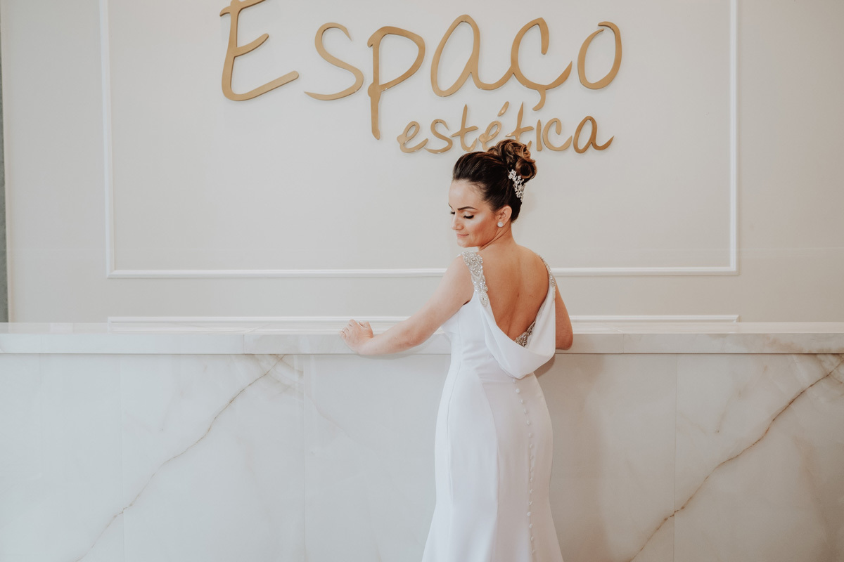 retratos da noiva feito  no making of da noiva em salão de beleza de maringa 