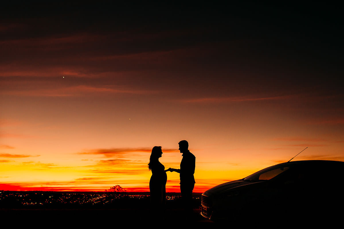 final de tarde no por do sol noivos e gestantes