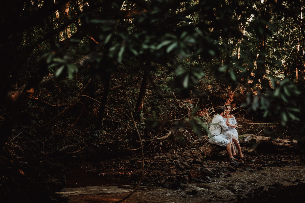 lindo ensaio de casal feito na naturecza por fotografo incrivel de Maringa Rickardo Andrade