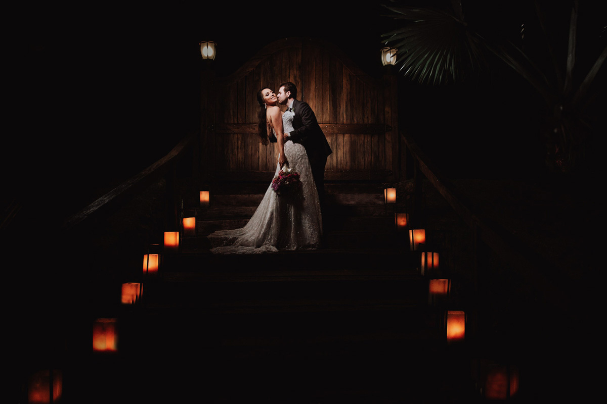 mini ensaio dos  noivos feitos depois da cerimonia, fotos lindas de Casamentos na chacara Eden Garden 