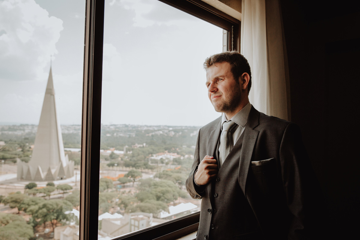 making of do noivo em quarto de hotel , hotel que tem vista para a cathedral em maringa hotel metropole 